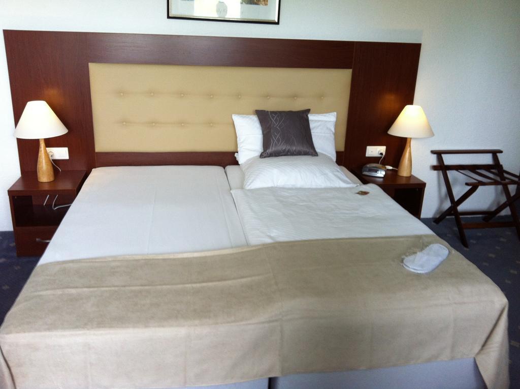 Hotel Abalone Remscheid Habitación foto